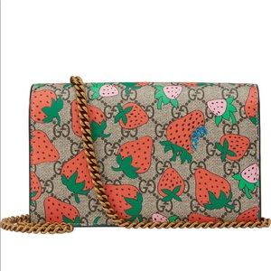 Gucci Strawberry Print GG Supreme Wallet on Chain